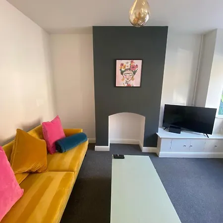 Skylinesairbnb Stoke-on-Trent Exterior foto