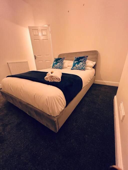 Skylinesairbnb Stoke-on-Trent