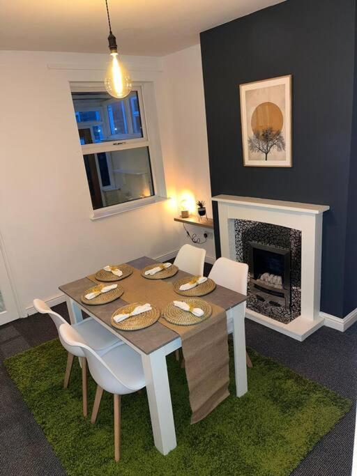 Skylinesairbnb Apartment