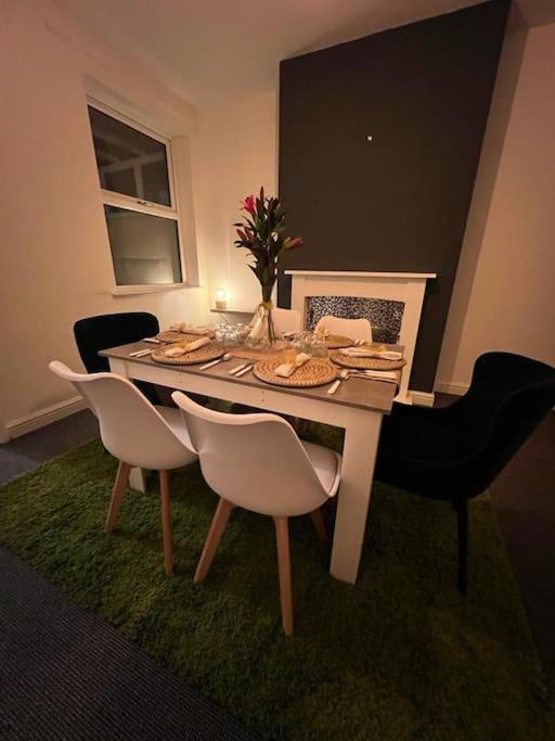 Skylinesairbnb Apartment