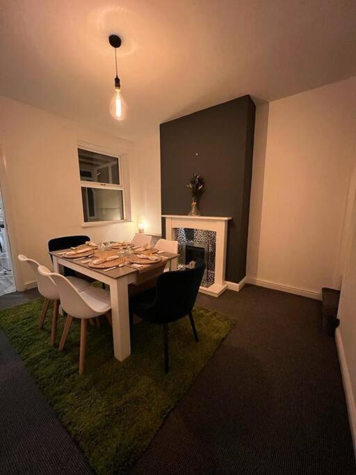 Skylinesairbnb Apartment Stoke-on-Trent