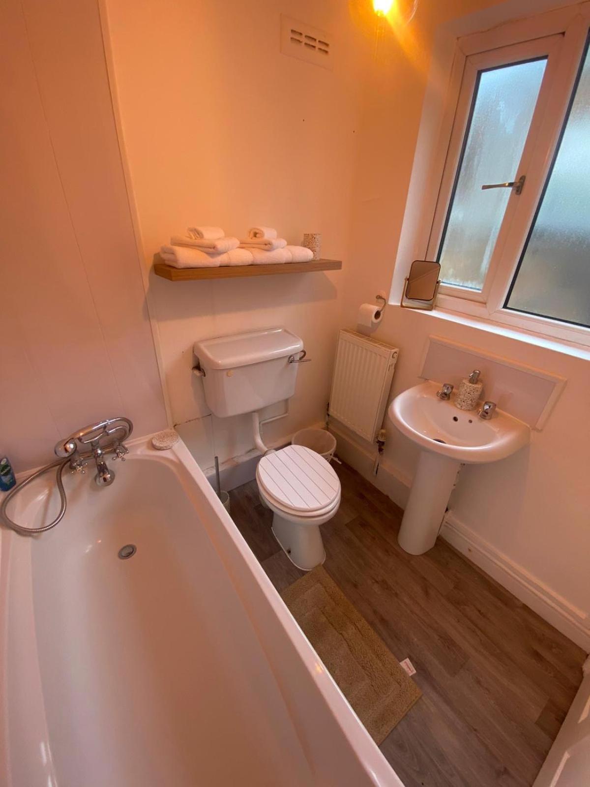 Skylinesairbnb * Stoke-on-Trent