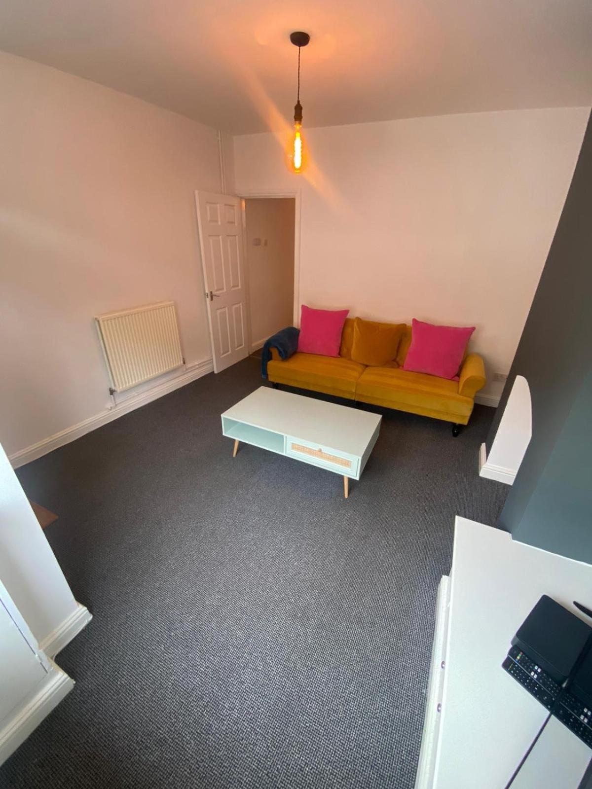 Skylinesairbnb Apartment Stoke-on-Trent