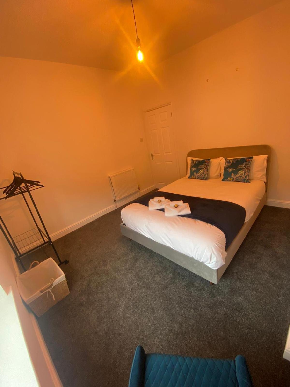 Skylinesairbnb Apartment *