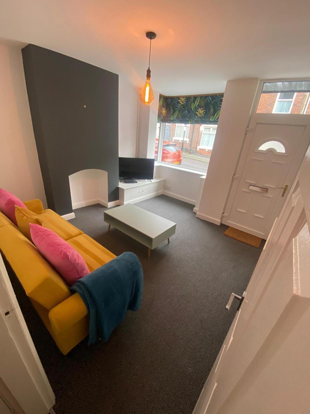 Skylinesairbnb Stoke-on-Trent